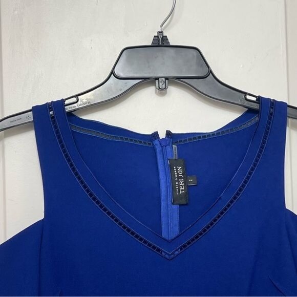 Teri Jon by Rickie Freeman Cold Shoulder Sheath Dress in Royal Blue Size 2 - Picture 7 of 12